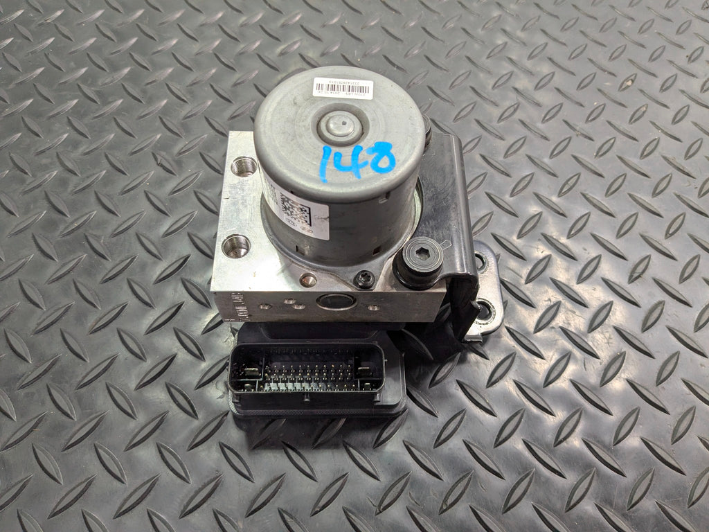 2013 - 2019 OEM HYUNDAI SANTA FE ANTI LOCK BRAKE SYSTEM PUMP MODULE