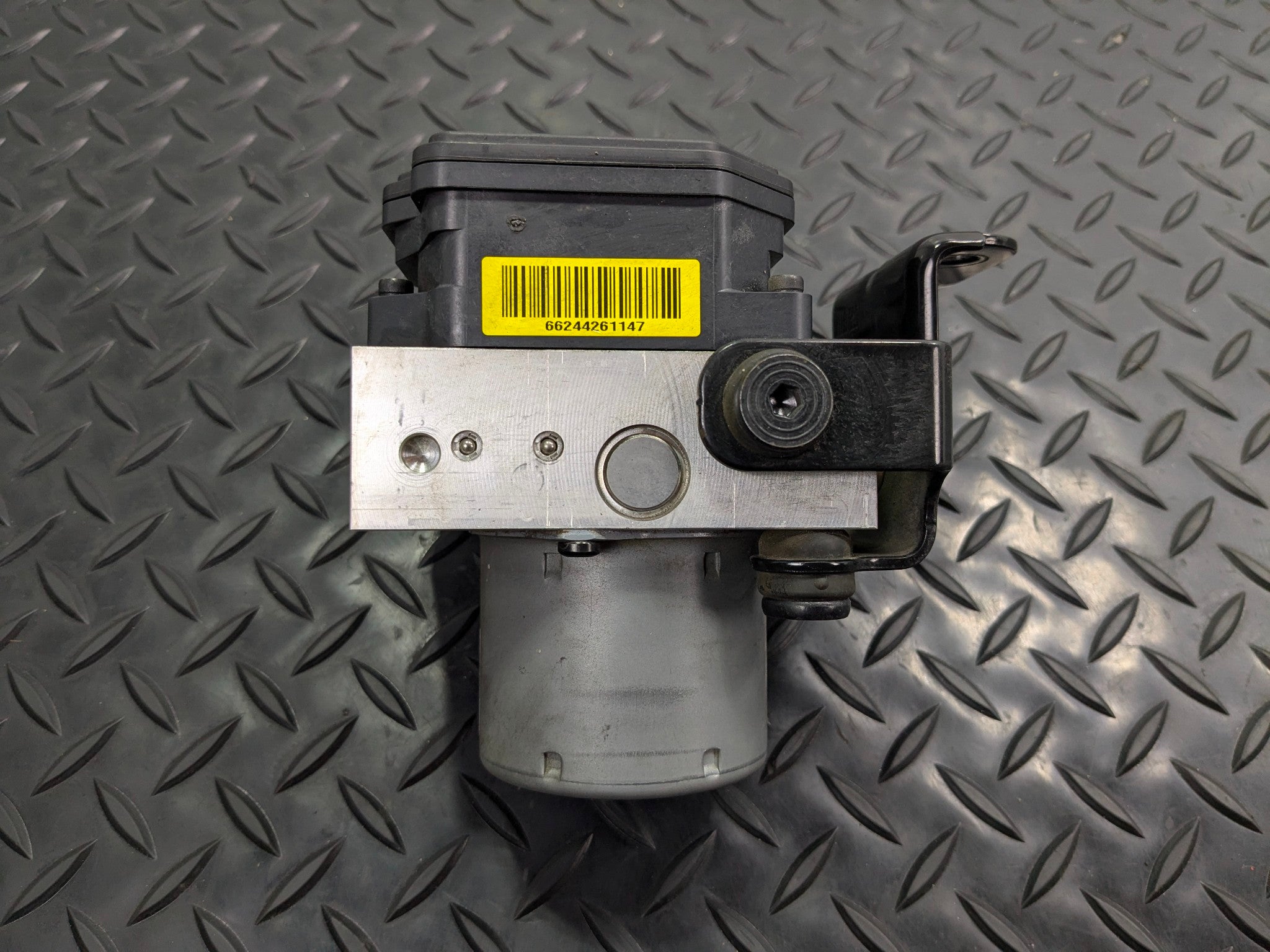 2013 - 2019 OEM HYUNDAI SANTA FE ANTI LOCK BRAKE SYSTEM PUMP MODULE