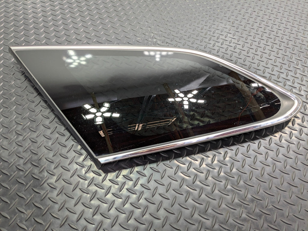 2013 - 2019 OEM HYUNDAI SANTA FE REAR LEFT DRIVER SIDE QUARTER WINDOW VENT GLASS