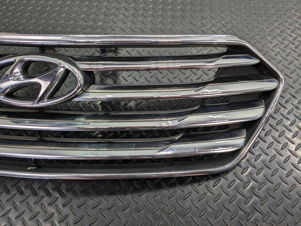 2013 - 2019 OEM HYUNDAI SANTA FE FRONT UPPER BUMPER CENTER GRILLE WITH EMBLEM