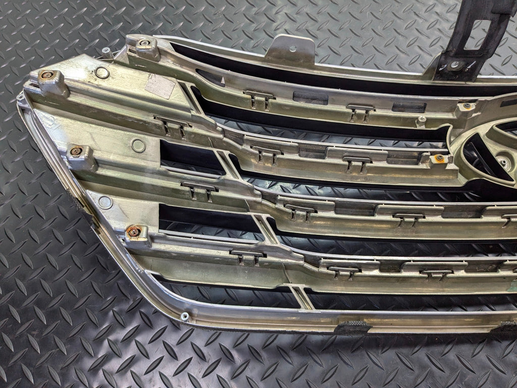 2013 - 2019 OEM HYUNDAI SANTA FE FRONT UPPER BUMPER CENTER GRILLE WITH EMBLEM