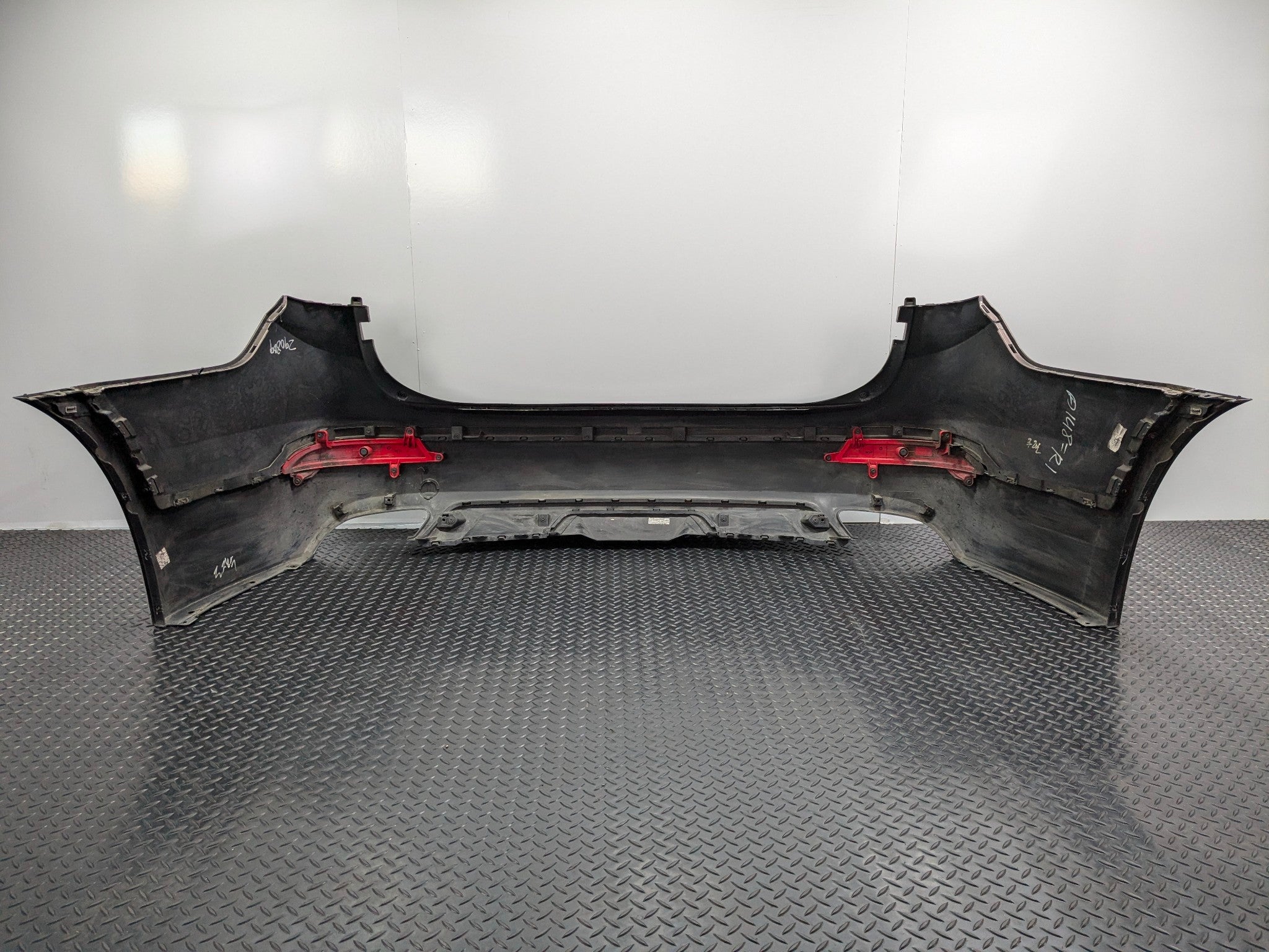 2013 - 2019 OEM HYUNDAI SANTA FE REAR BUMPER COVER PANEL ASSEMBLY