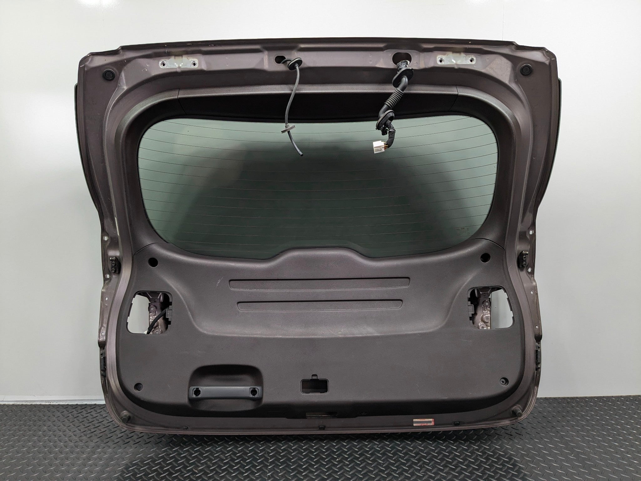 2013 - 2019 OEM HYUNDAI SANTA FE REAR TRUNK TAILGATE WITH PRIVACY TINT GLASS