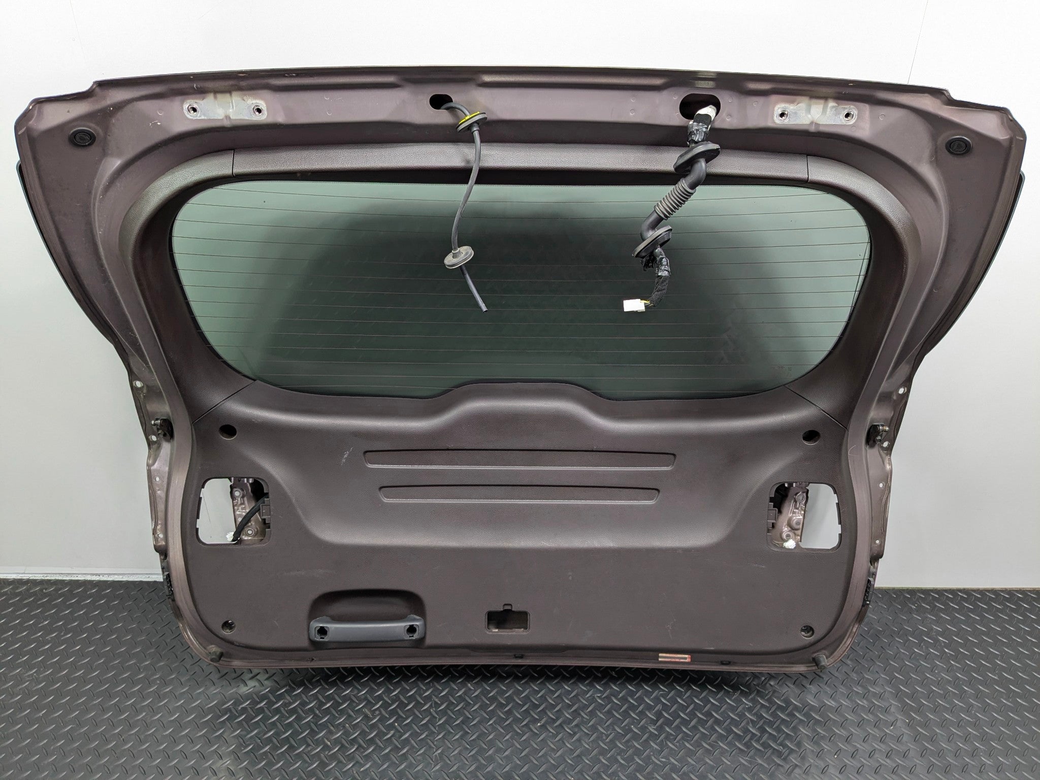 2013 - 2019 OEM HYUNDAI SANTA FE REAR TRUNK TAILGATE WITH PRIVACY TINT GLASS