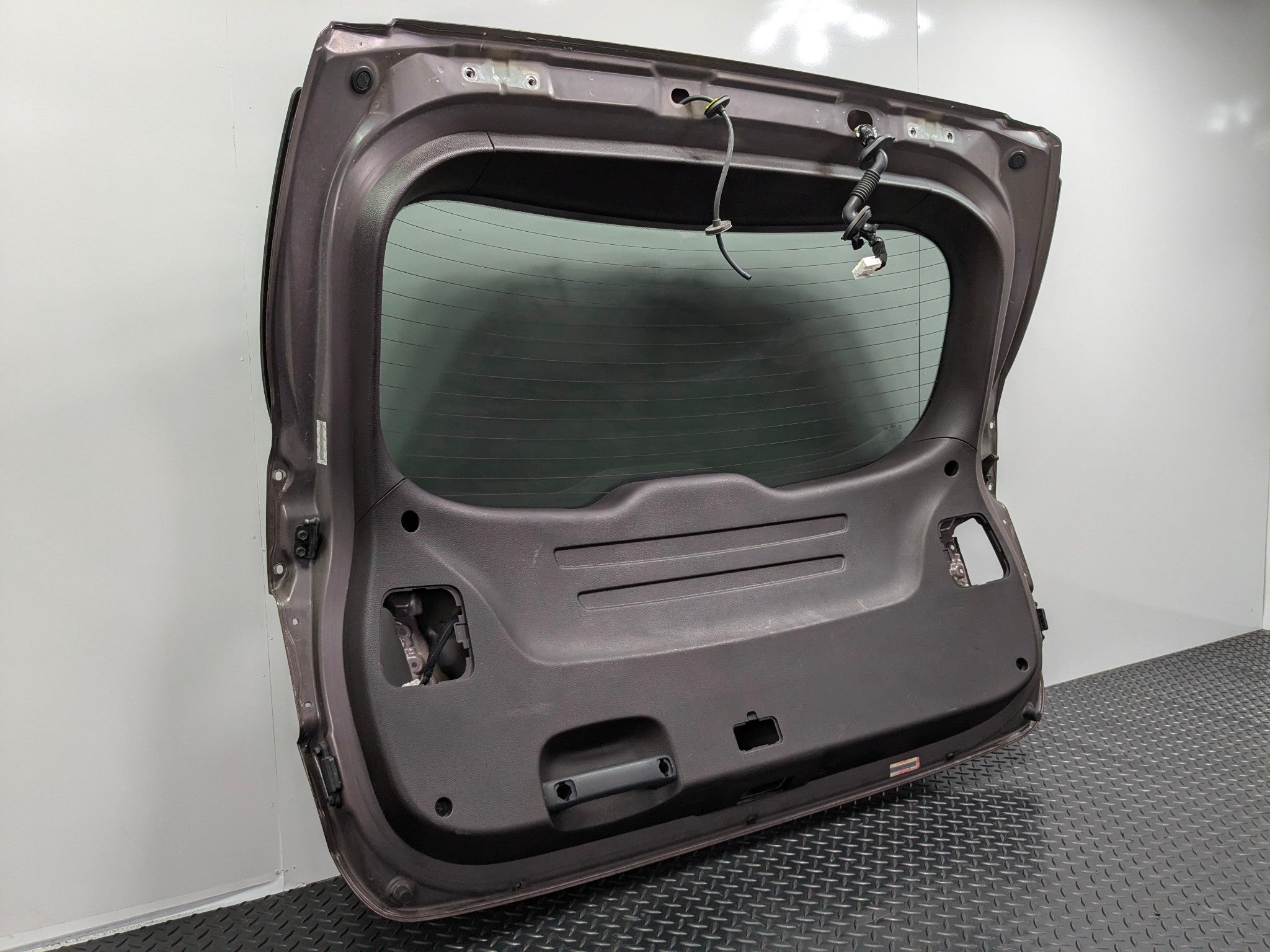2013 - 2019 OEM HYUNDAI SANTA FE REAR TRUNK TAILGATE WITH PRIVACY TINT GLASS
