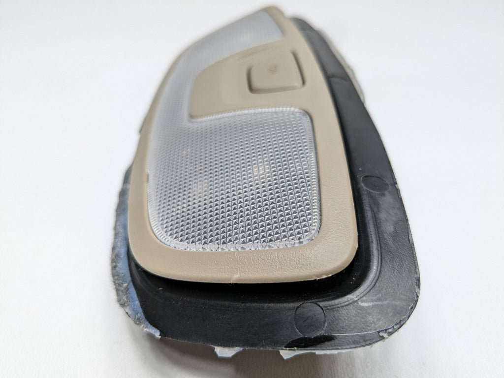 13 - 19 OEM HYUNDAI SANTA FE REAR INTERIOR OVERHEAD CONSOLE DOME LIGHT ASSEMBLY