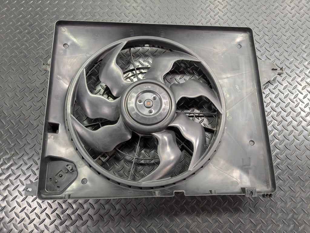 2013 - 2019 OEM HYUNDAI SANTA FE ENGINE MOTOR COOLING RADIATOR FAN ASSEMBLY