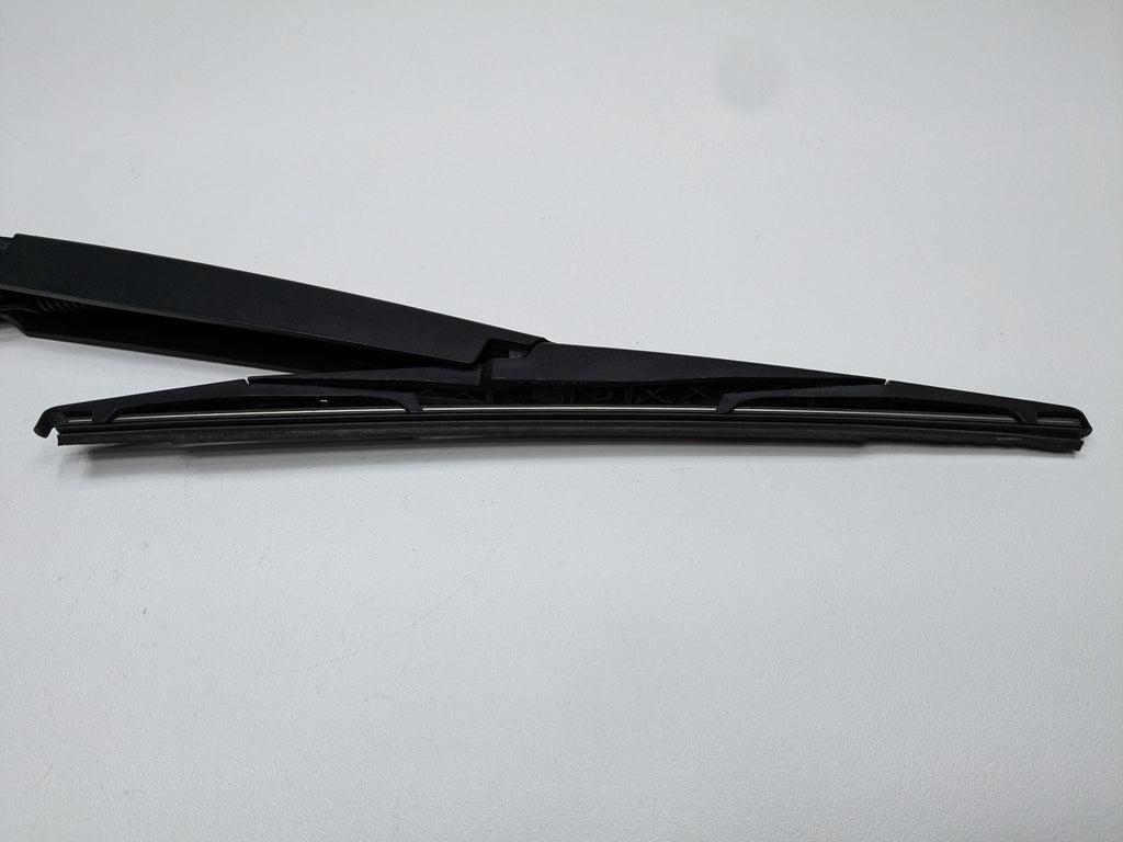 13 - 19 OEM HYUNDAI SANTA FE REAR WINDSHIELD WASHER WIPER ARM AND BLADE