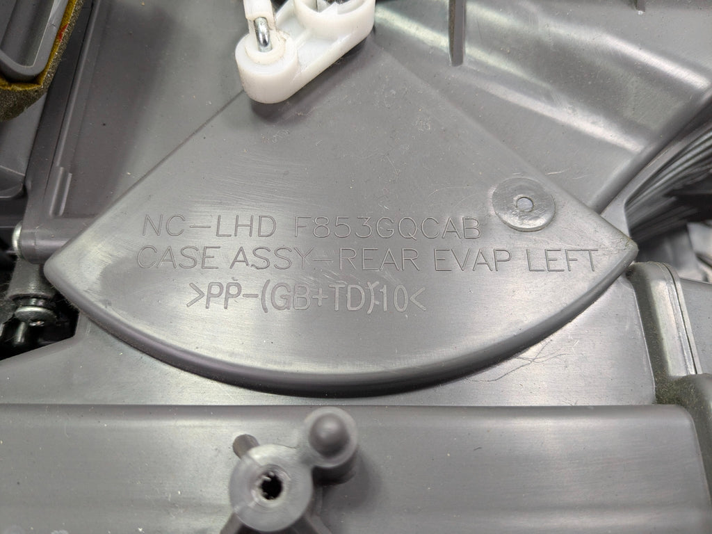 2013 - 2019 OEM HYUNDAI SANTA FE REAR HVAC AC CLIMATE HEATER BLOWER HOUSING BOX
