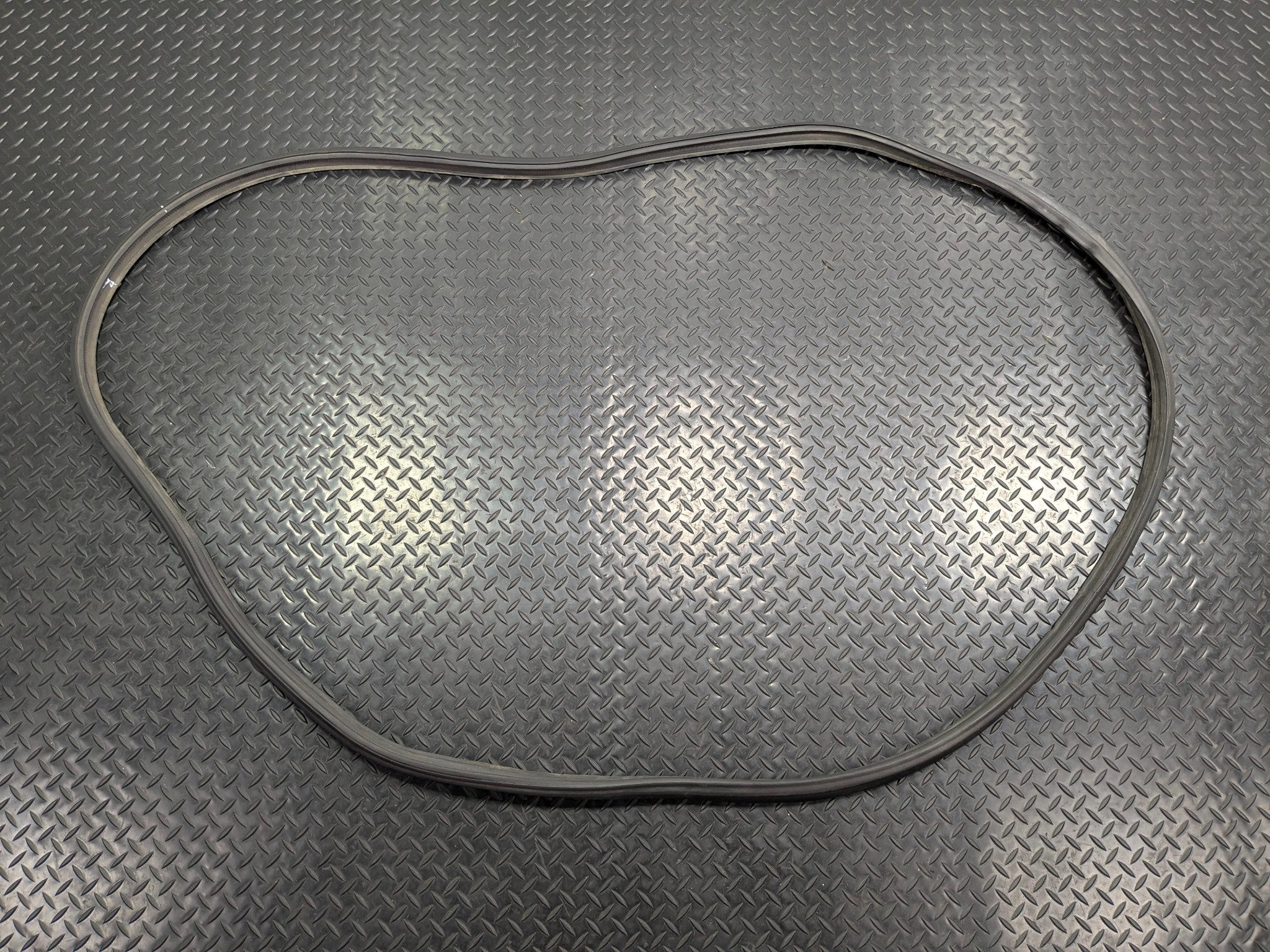2013 - 2019 OEM HYUNDAI SANTA FE  REAR TRUNK TAILGATE LIFTGATE WEATHERSTRIP SEAL