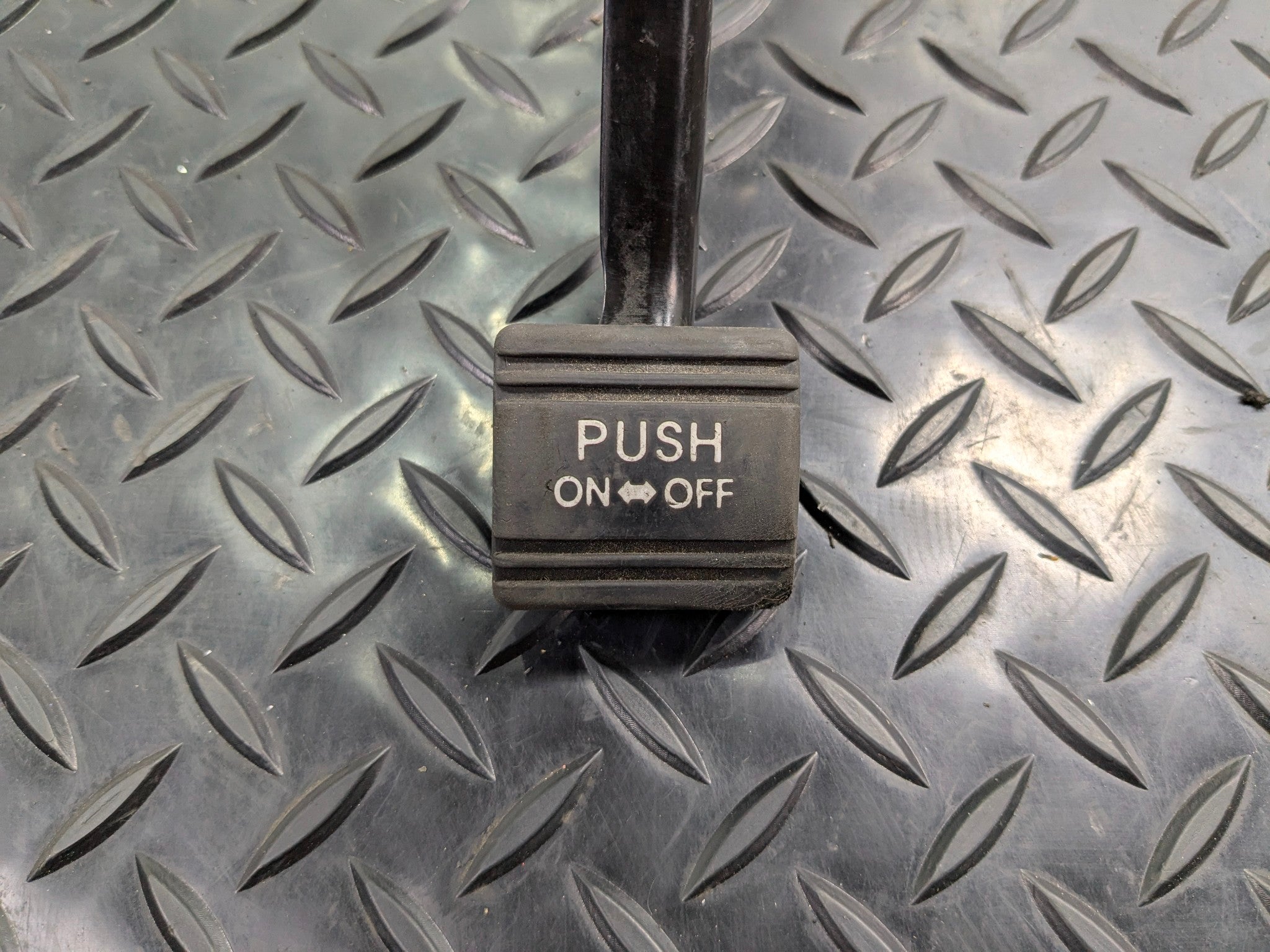 2013 - 2019 OEM HYUNDAI SANTA FE EMERGENCY PARKING BRAKE PEDAL ASSEMBLY