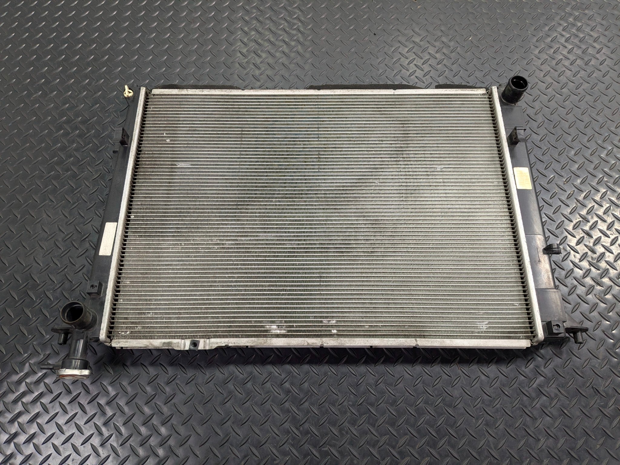 2013 - 2019 OEM HYUNDAI SANTA FE 3.3L ENGINE COOLANT COOLING RADIATOR