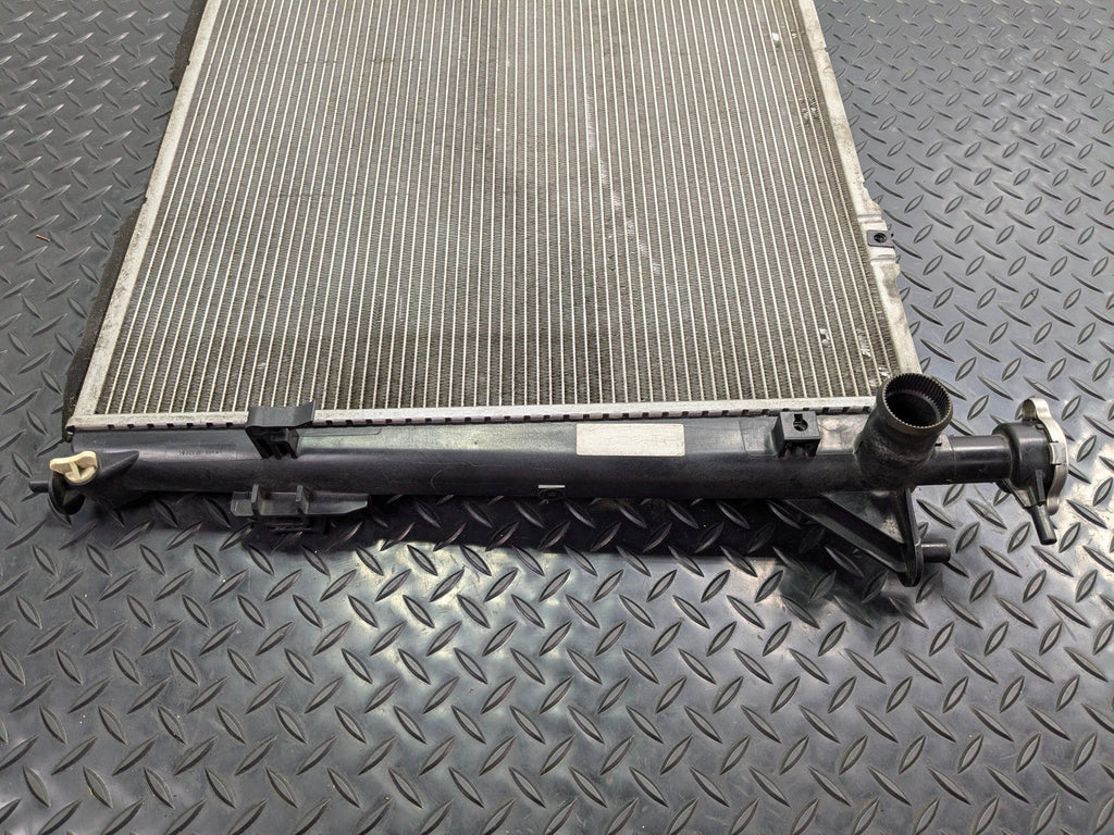 2013 - 2019 OEM HYUNDAI SANTA FE 3.3L ENGINE COOLANT COOLING RADIATOR