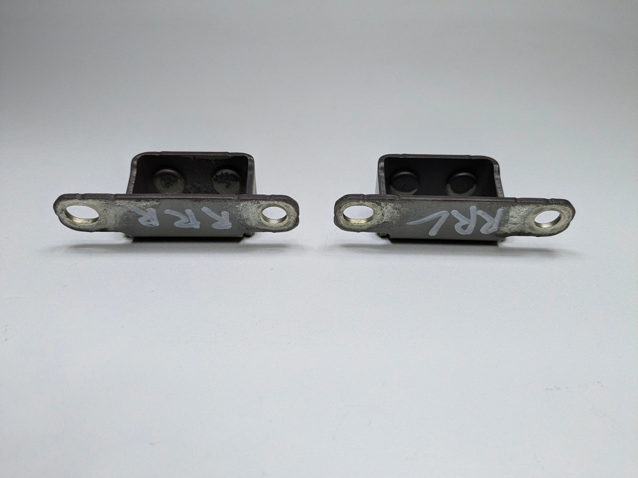 2013 - 2019 OEM HYUNDAI SANTA FE REAR TRUNK TAILGATE LEFT AND RIGHT HINGE SET