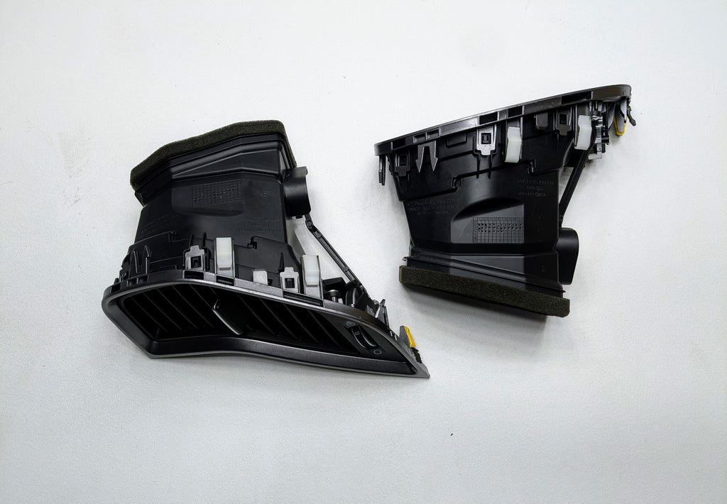 2013 - 2019 OEM HYUNDAI SANTA FE FRONT RIGHT AND LEFT DASH AIR VENT TRIM