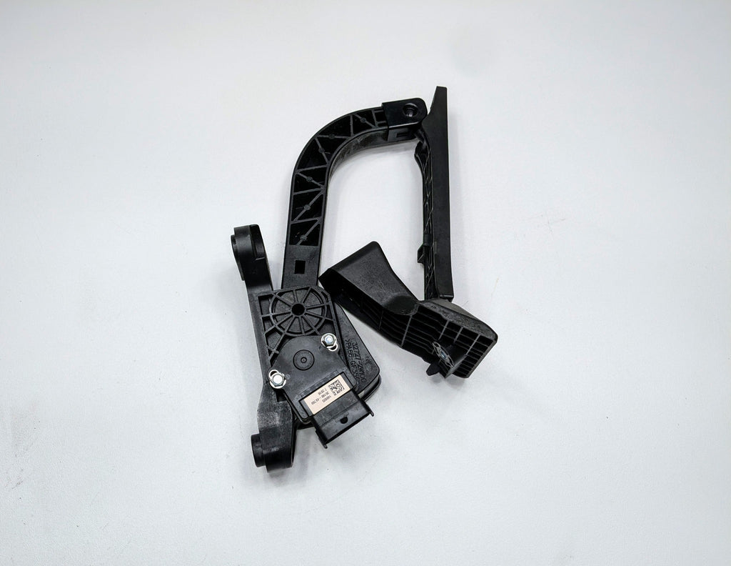 2013 - 2019 OEM HYUNDAI SANTA FE GAS PEDAL THROTTLE ACCELERATOR SENSOR