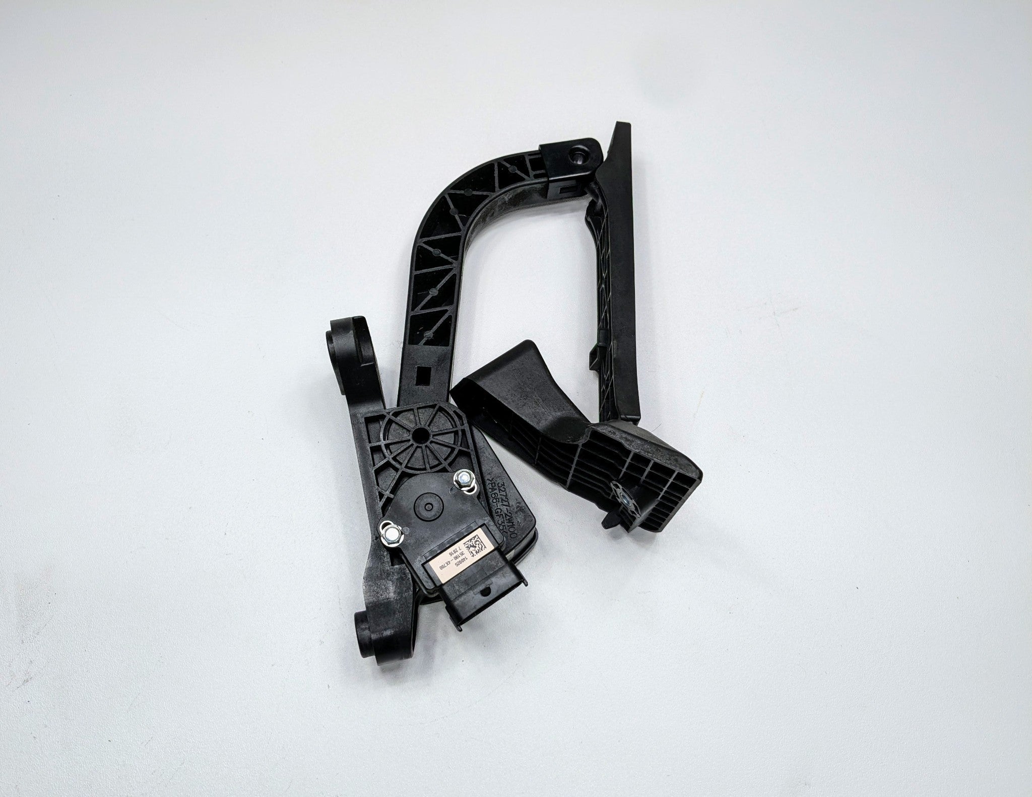 2013 - 2019 OEM HYUNDAI SANTA FE GAS PEDAL THROTTLE ACCELERATOR SENSOR