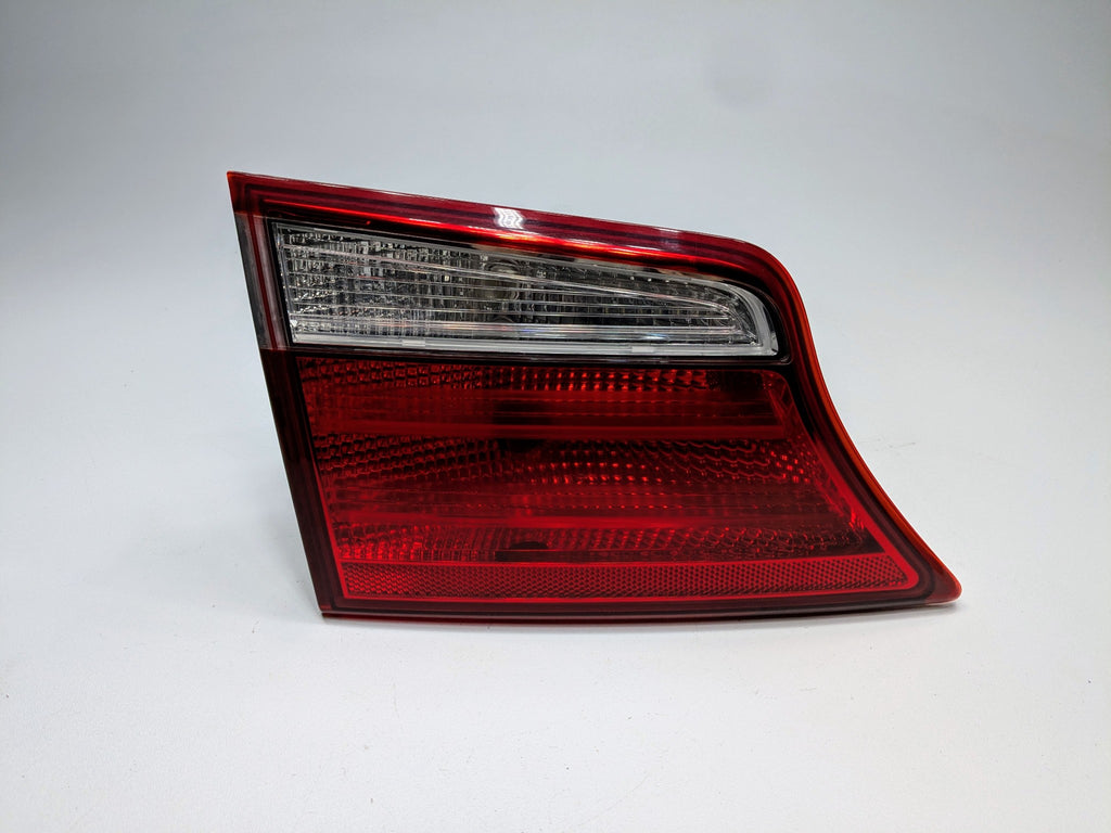 2013 - 2019 OEM HYUNDAI SANTA FE REAR LEFT TRUNK LID INNER TAILLIGHT ASSEMBLY