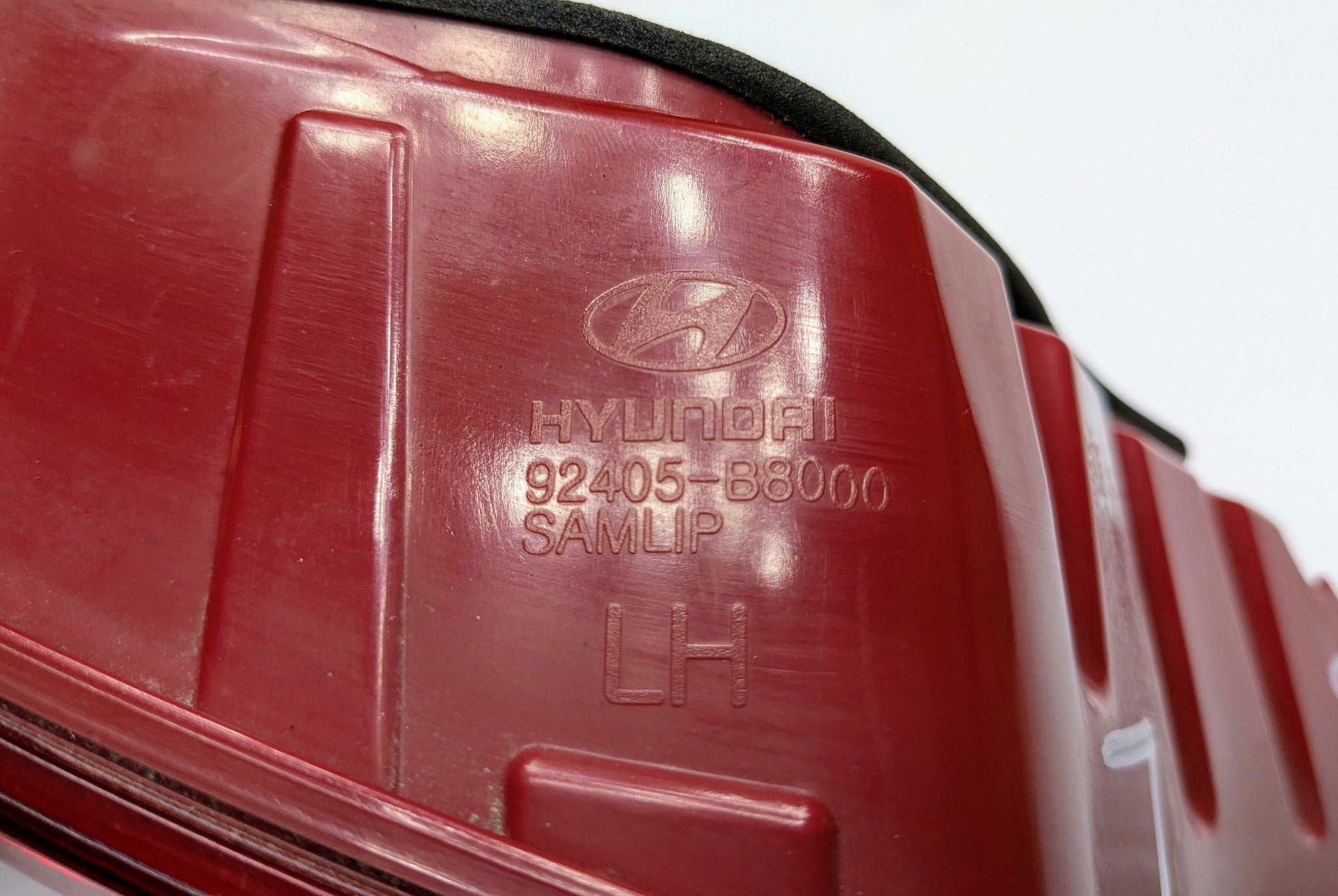 2013 - 2019 OEM HYUNDAI SANTA FE REAR LEFT TRUNK LID INNER TAILLIGHT ASSEMBLY