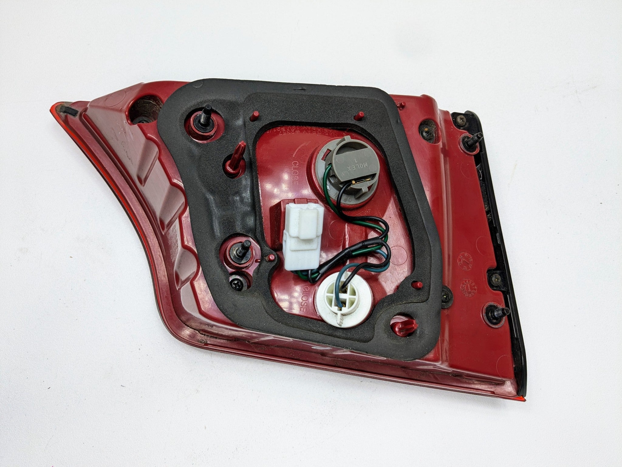 2013 - 2019 OEM HYUNDAI SANTA FE REAR RIGHT TRUNK LID INNER TAILLIGHT ASSEMBLY