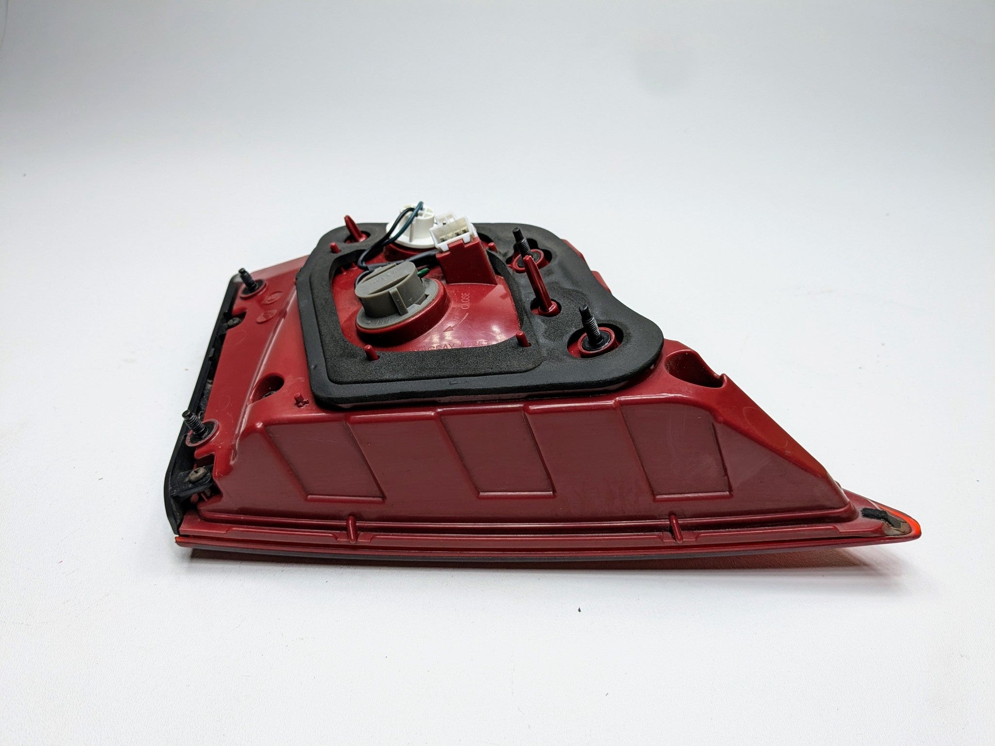 2013 - 2019 OEM HYUNDAI SANTA FE REAR RIGHT TRUNK LID INNER TAILLIGHT ASSEMBLY