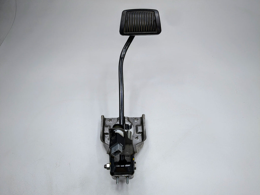 2013 - 2019 OEM HYUNDAI SANTA FE EMERGENCY PARKING BRAKE FOOT PEDAL ASSEMBLY