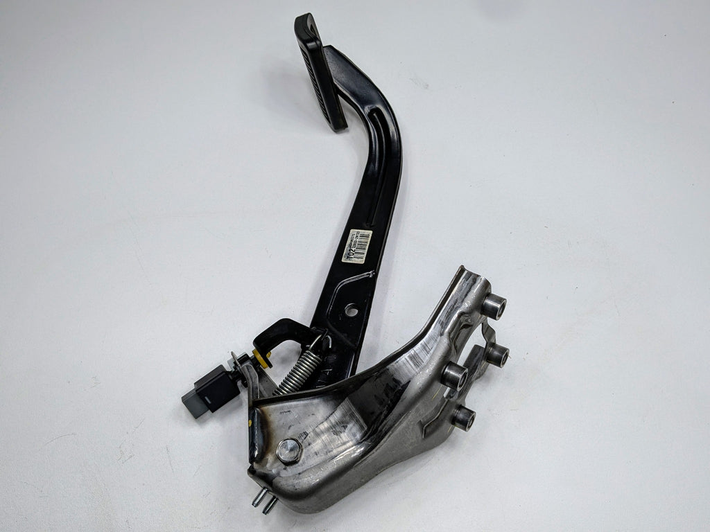 2013 - 2019 OEM HYUNDAI SANTA FE EMERGENCY PARKING BRAKE FOOT PEDAL ASSEMBLY