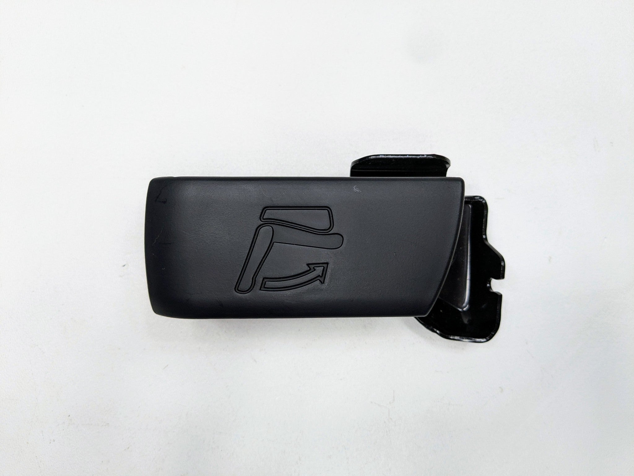 2013 - 2019 OEM HYUNDAI SANTA FE REAR RIGHT SEAT LATCH LOCK RELEASE HANDLE
