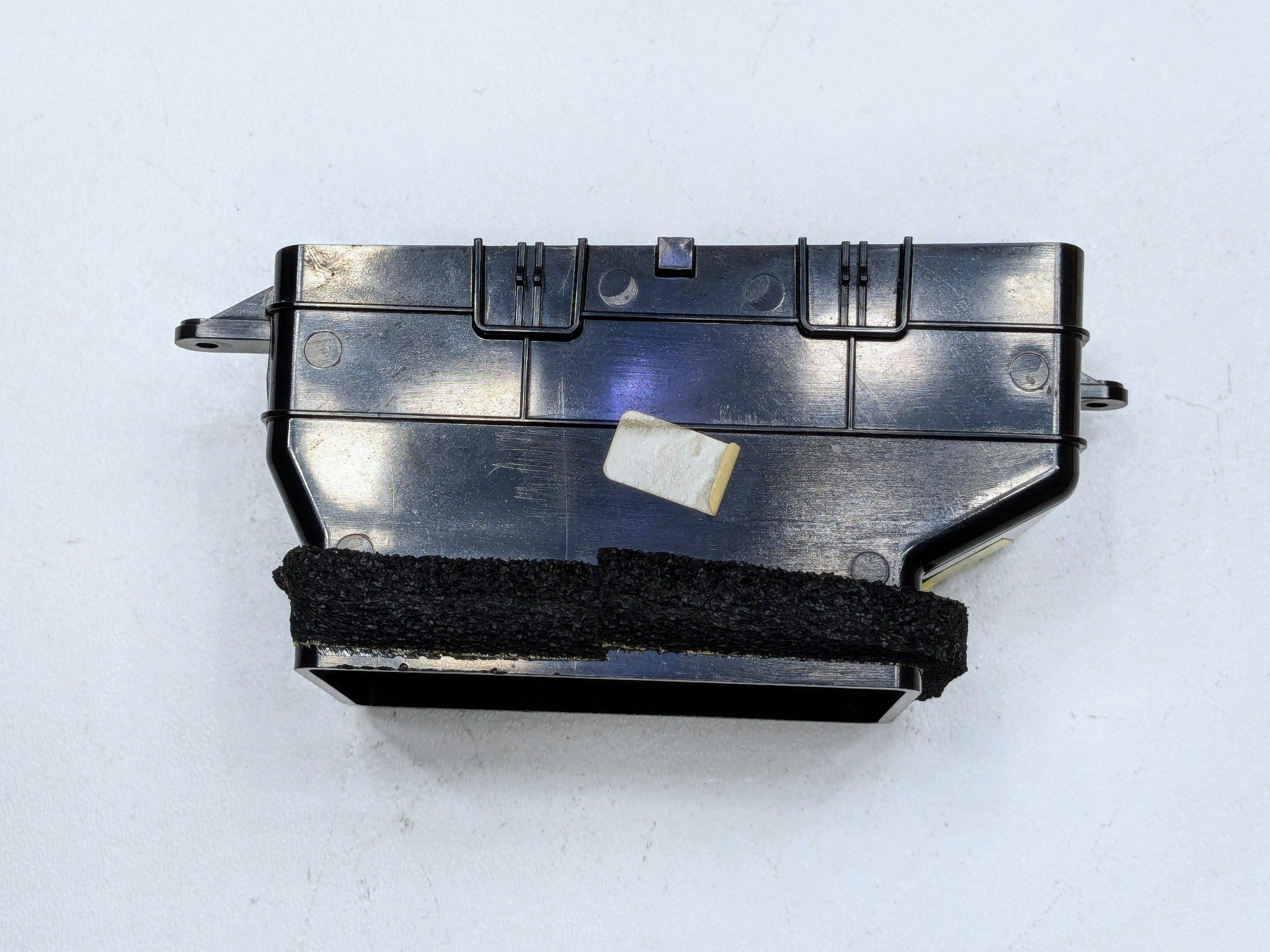 2013 - 2019 OEM HYUNDAI SANTA FE LEFT SIDE ULTIMATE HEATER VENT GRILLE