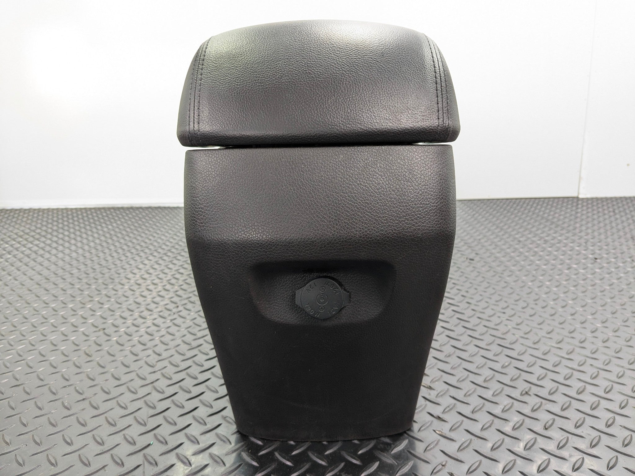 2013 - 2019 OEM HYUNDAI SANTA FE FRONT CENTER FLOOR CONSOLE ARMREST ASSEMBLY