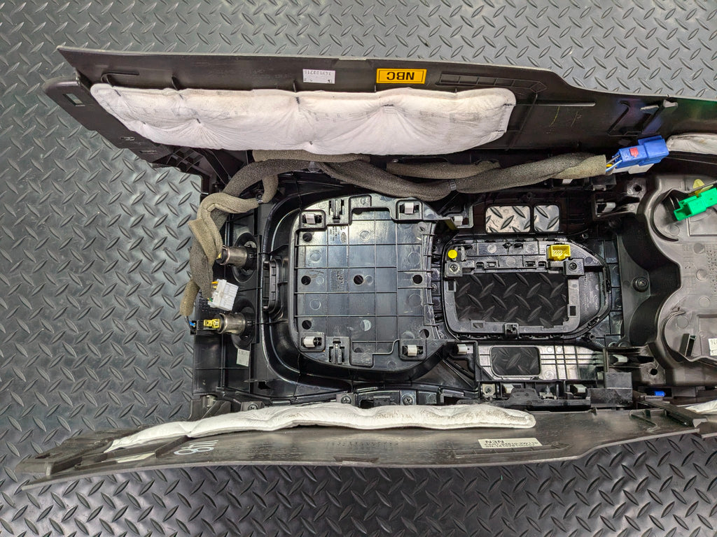 2013 - 2019 OEM HYUNDAI SANTA FE FRONT CENTER FLOOR CONSOLE ARMREST ASSEMBLY
