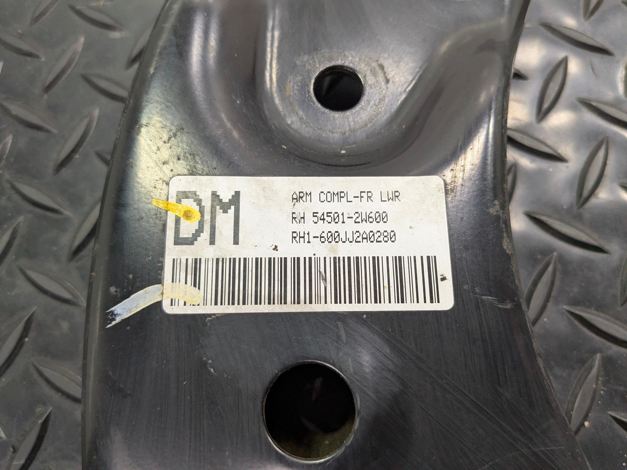 2013 - 2019 OEM HYUNDAI SANTA FE FRONT RIGHT PASSENGER SIDE LOWER CONTROL ARM