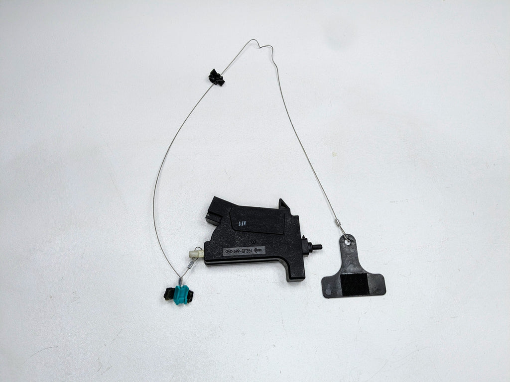 2013 - 2019 OEM HYUNDAI SANTA FE FUEL FILLER DOOR MANUAL RELEASE HANDLE ACTUATOR