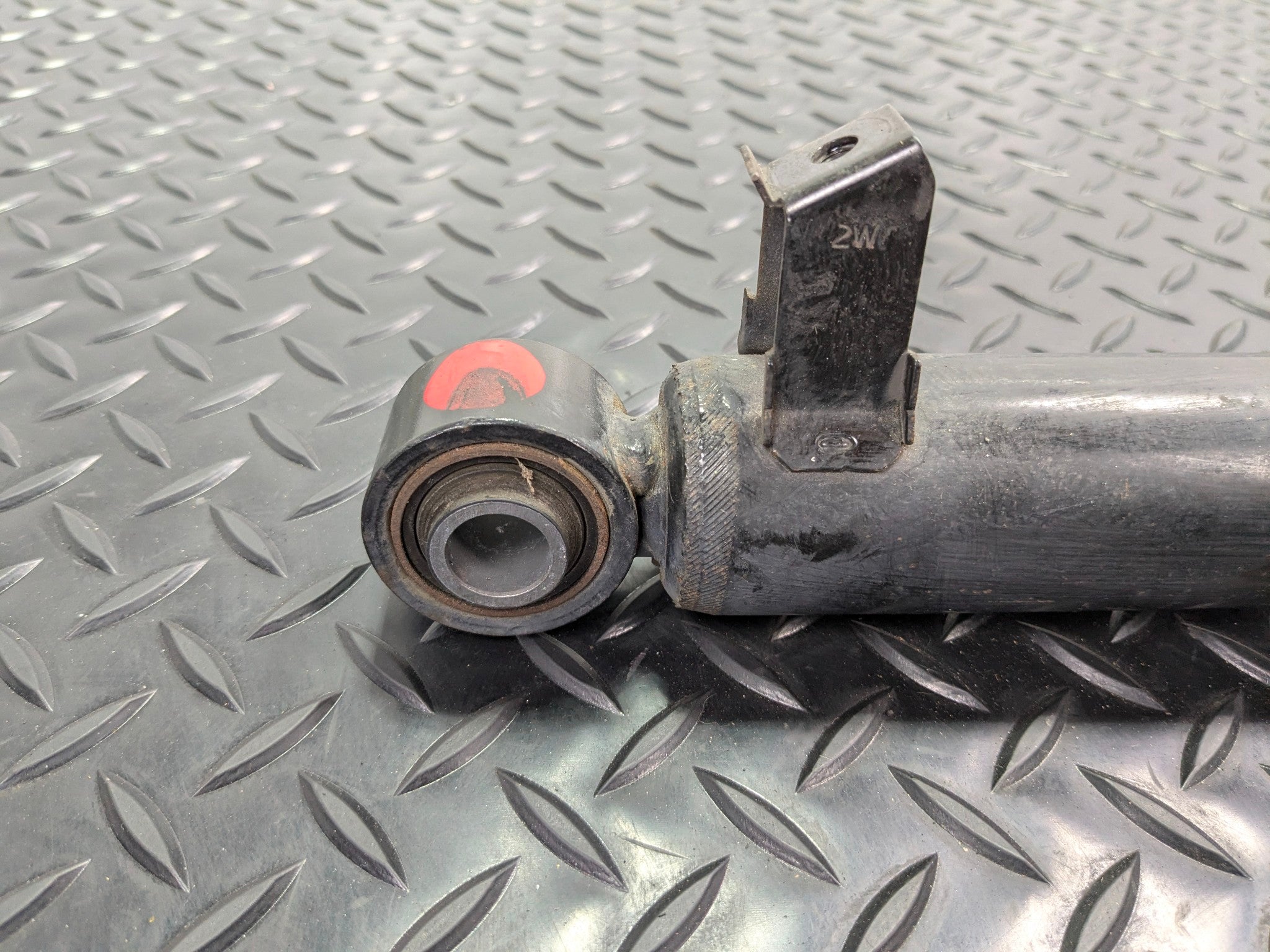 2013 - 2019 OEM HYUNDAI SANTA FE REAR RIGHT PASSENGER SIDE SHOCK STRUT ABSORBER