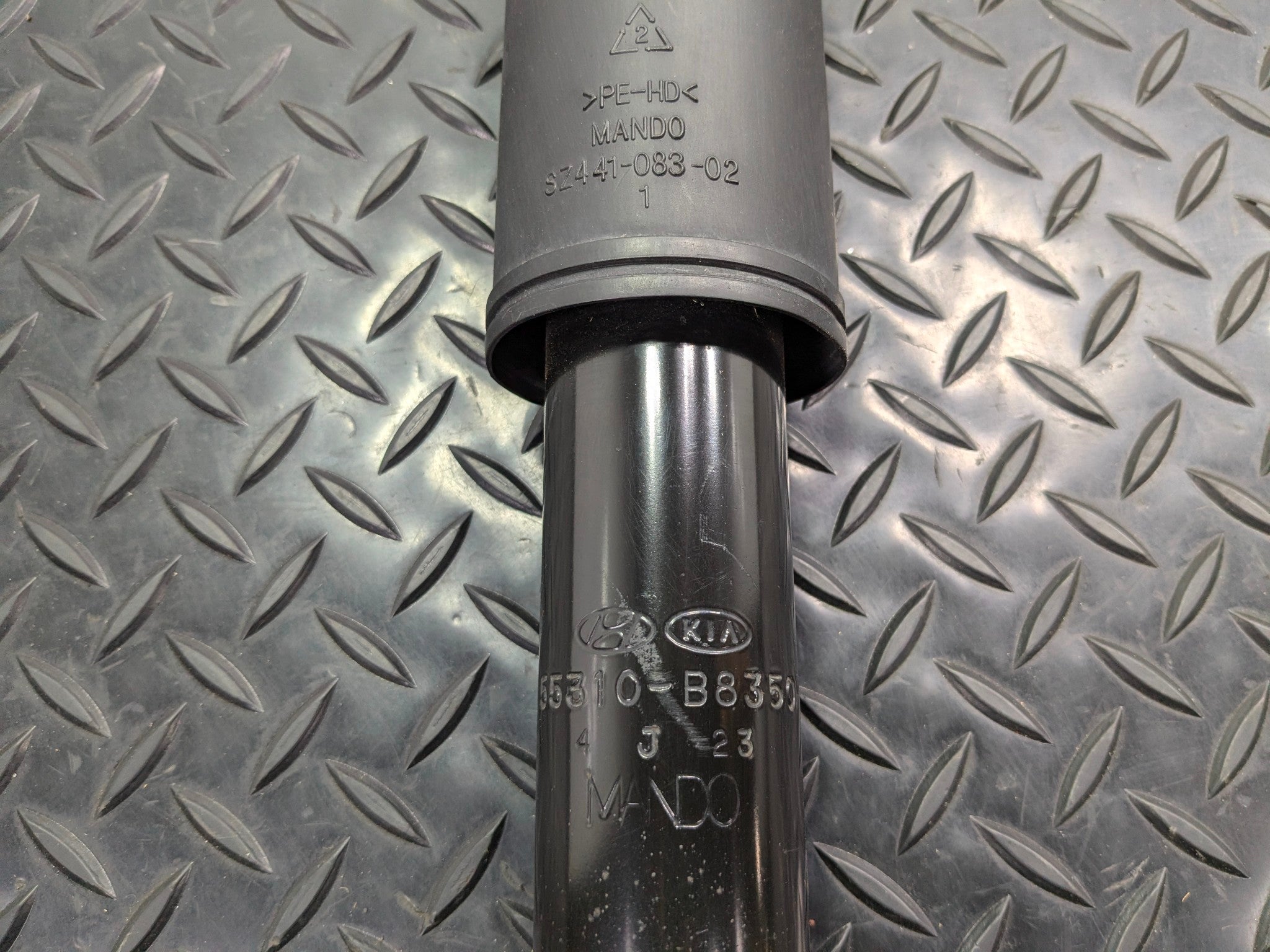 2013 - 2019 OEM HYUNDAI SANTA FE REAR LEFT DRIVER SIDE SHOCK STRUT ABSORBER