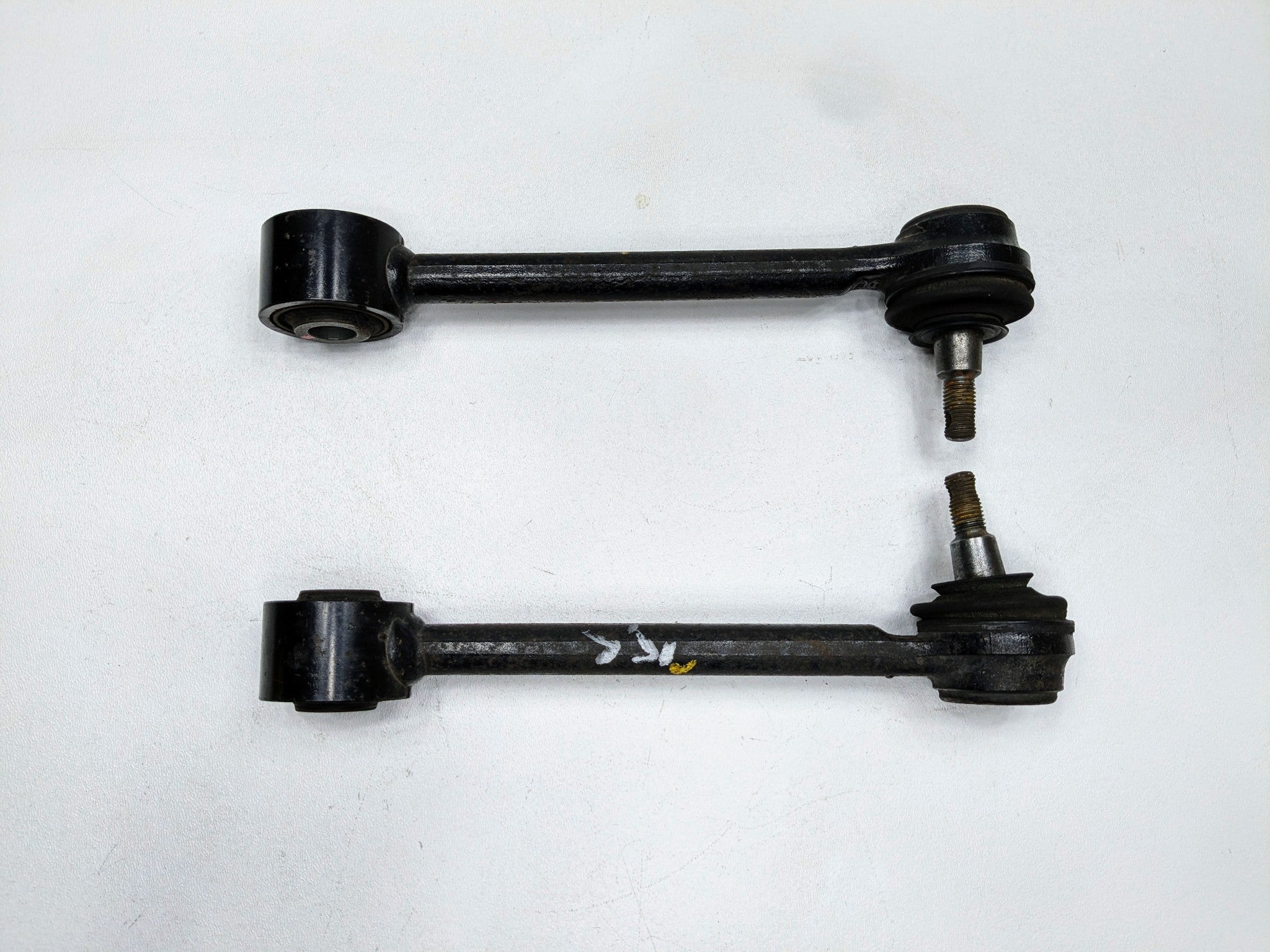 2013 - 2019 OEM HYUNDAI SANTA FE REAR SIDE LATERAL CONTROL ARM PAIR