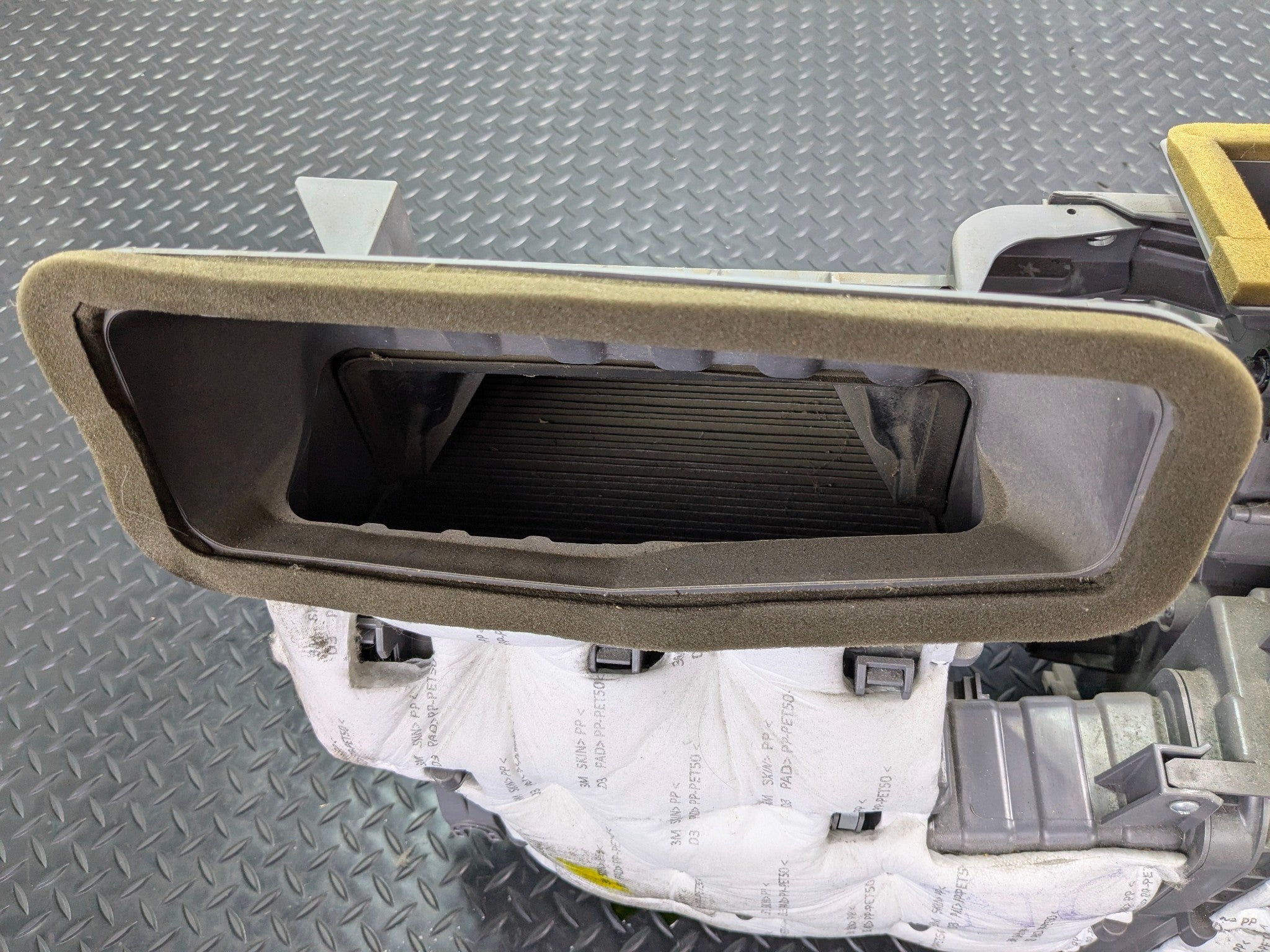 2013 - 2019 OEM HYUNDAI SANTA FE FRONT AC CLIMATE HEATER BLOWER HOUSING BOX