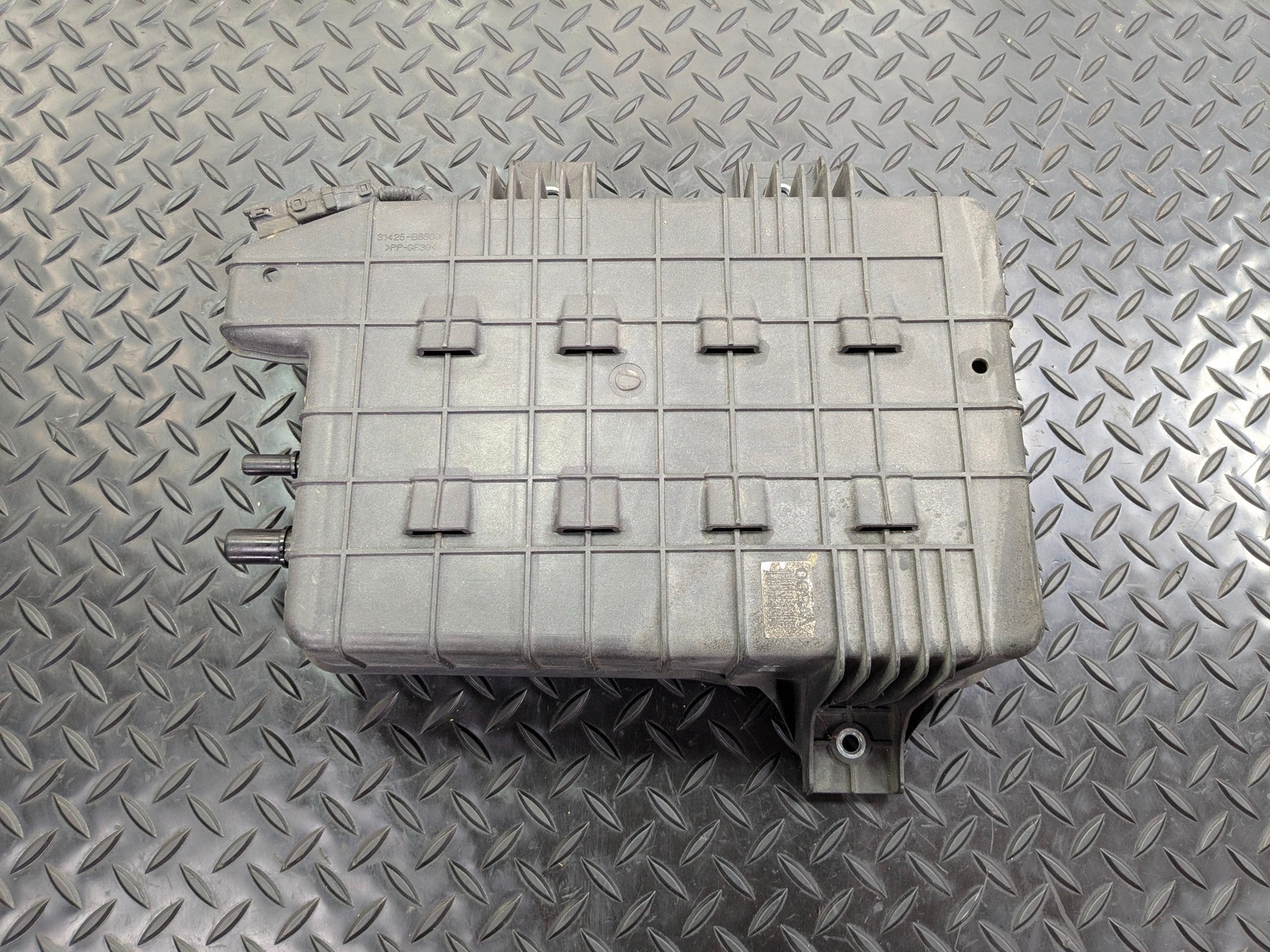 2013 - 2019 OEM HYUNDAI SANTA FE CHARCOAL EVAPORATIVE EMISSIONS CANISTER