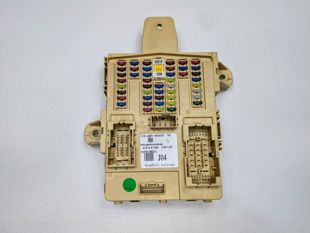 2013 - 2019 OEM HYUNDAI SANTA FE DASH CABIN FUSE JUNCTION BOX RELAY BLOCK