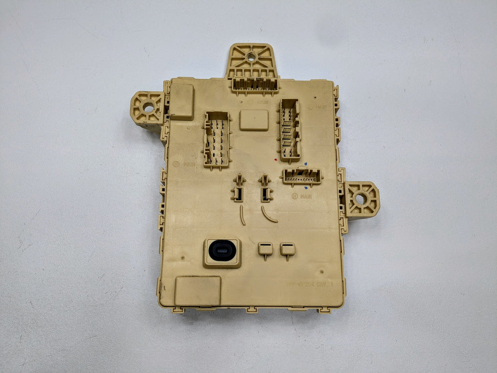 2013 - 2019 OEM HYUNDAI SANTA FE DASH CABIN FUSE JUNCTION BOX RELAY BLOCK