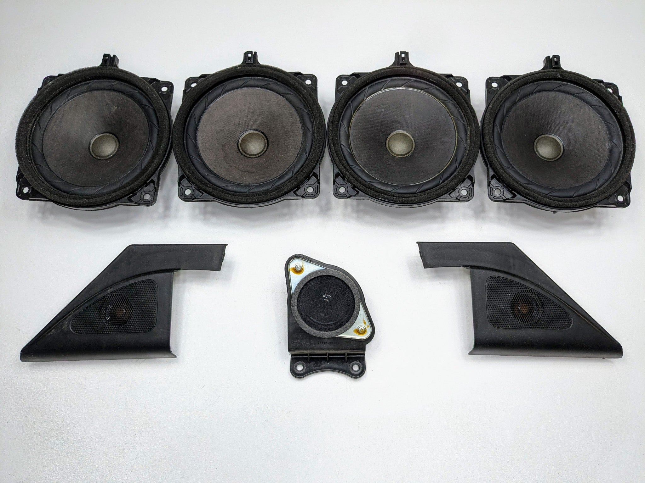 2013 - 2019 OEM HYUNDAI SANTA FE FRONT AND REAR SOUND SYSTEM SPEAKER SET OF 7