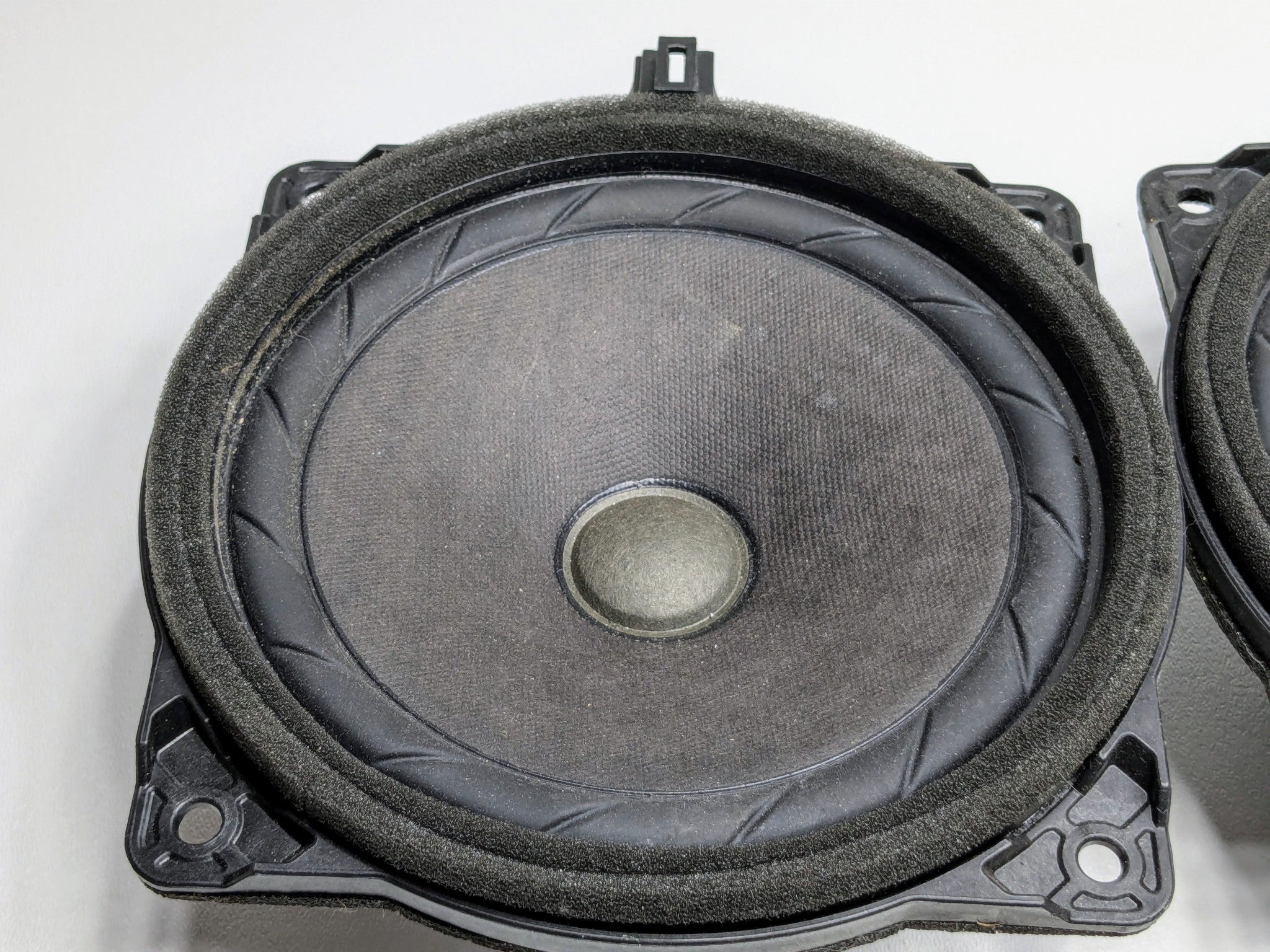2013 - 2019 OEM HYUNDAI SANTA FE FRONT AND REAR SOUND SYSTEM SPEAKER SET OF 7