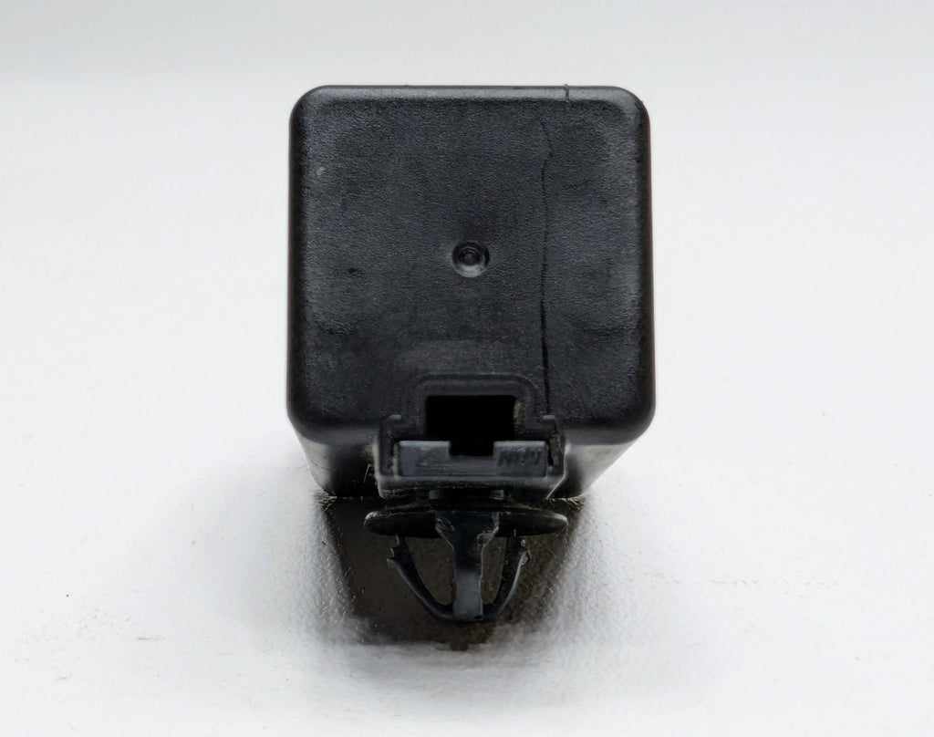 2013 - 2019 OEM HYUNDAI SANTA FE BRAKE STOP SIGNAL LIGHT CONTROL MODULE UNIT