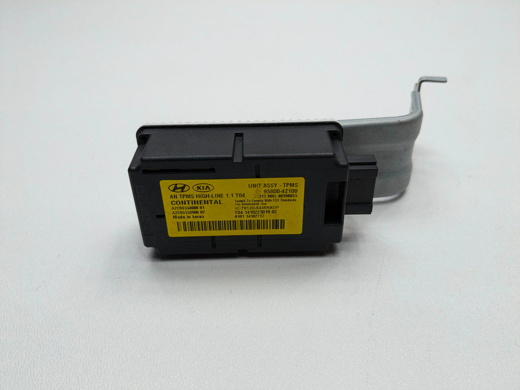 2013 - 2019 OEM HYUNDAI SANTA FE TPMS TIRE PRESSURE MONITORING MODULE