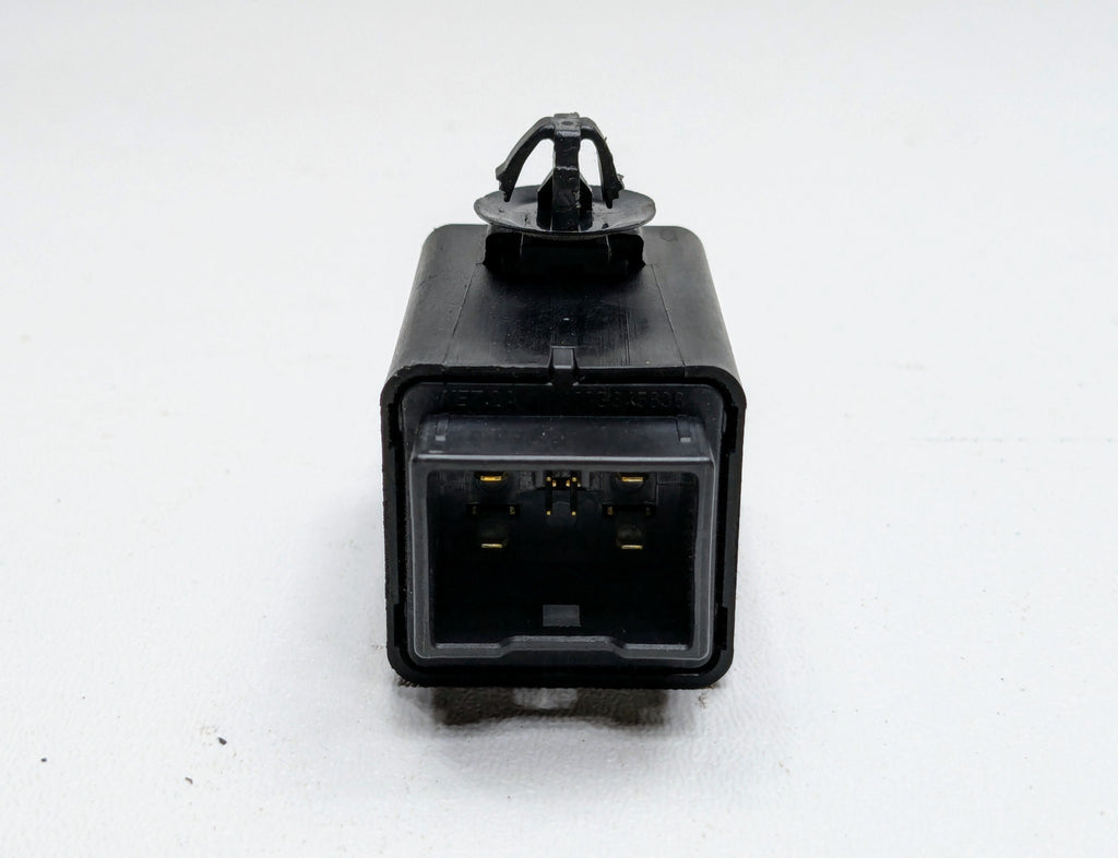 2013 - 2019 OEM HYUNDAI SANTA FE BRAKE STOP SIGNAL LIGHT CONTROL MODULE UNIT