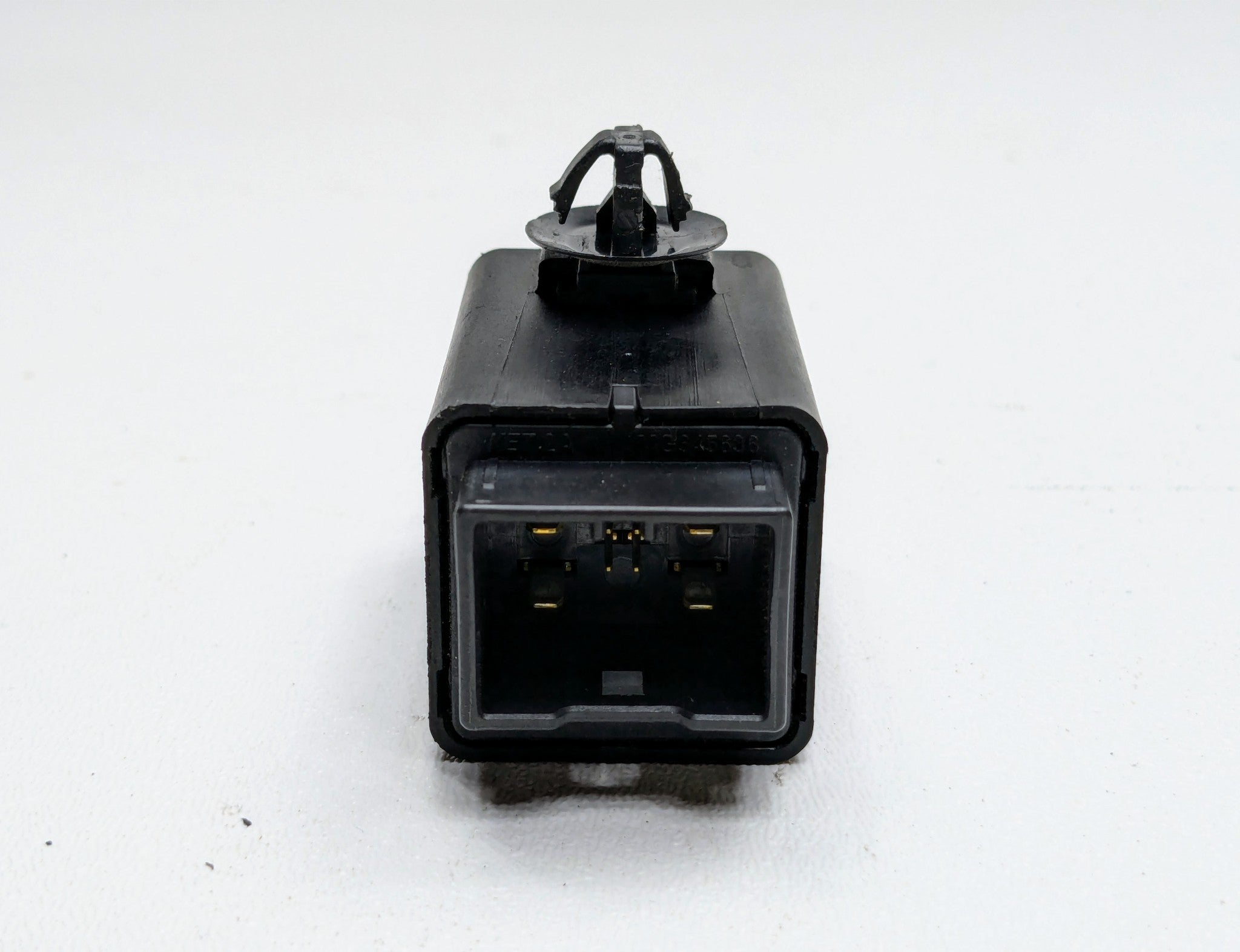 2013 - 2019 OEM HYUNDAI SANTA FE BRAKE STOP SIGNAL LIGHT CONTROL MODULE UNIT