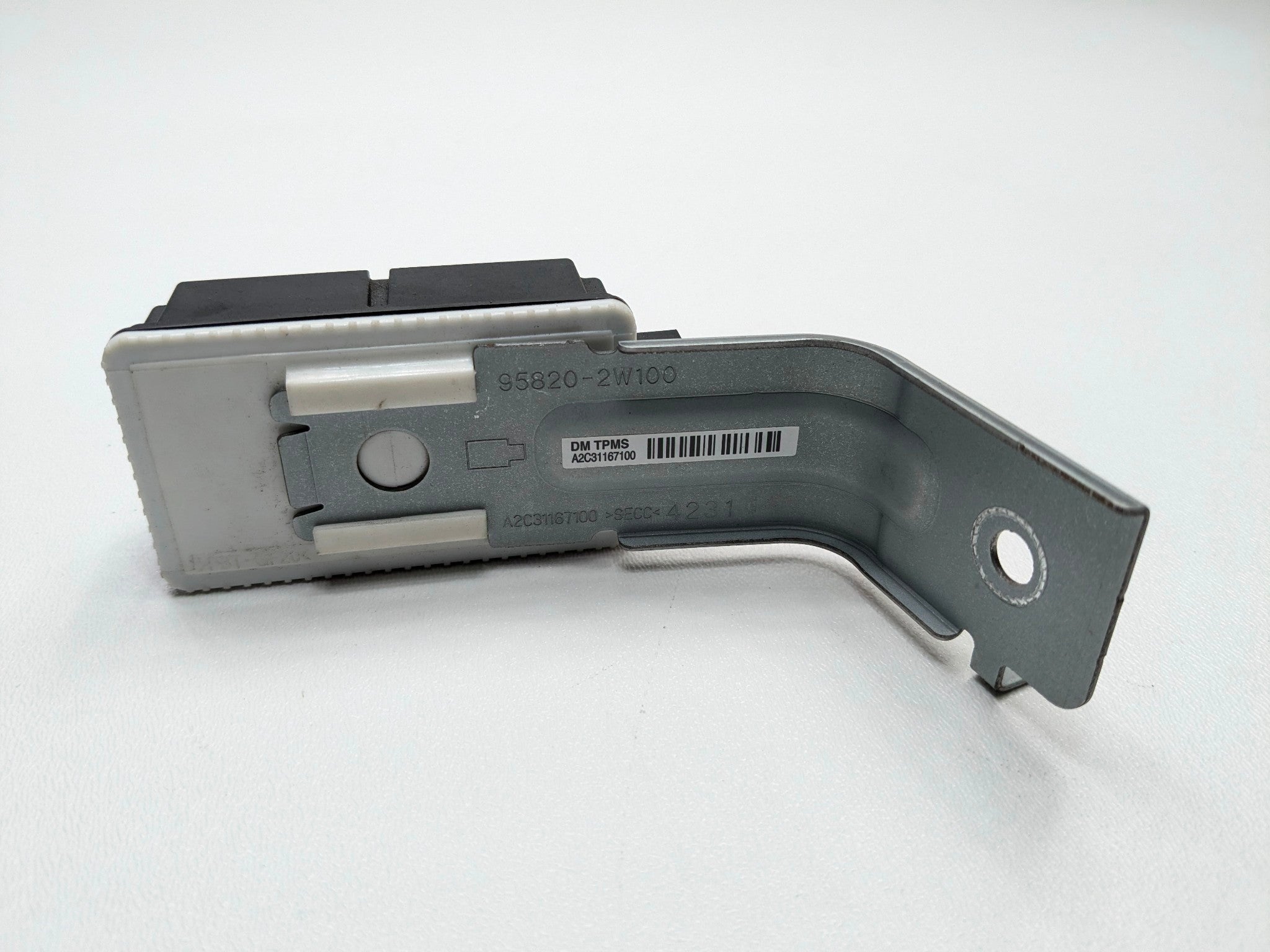 2013 - 2019 OEM HYUNDAI SANTA FE TPMS TIRE PRESSURE MONITORING MODULE