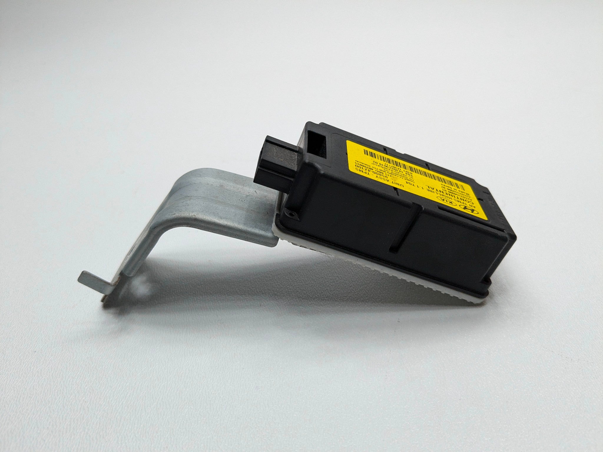 2013 - 2019 OEM HYUNDAI SANTA FE TPMS TIRE PRESSURE MONITORING MODULE
