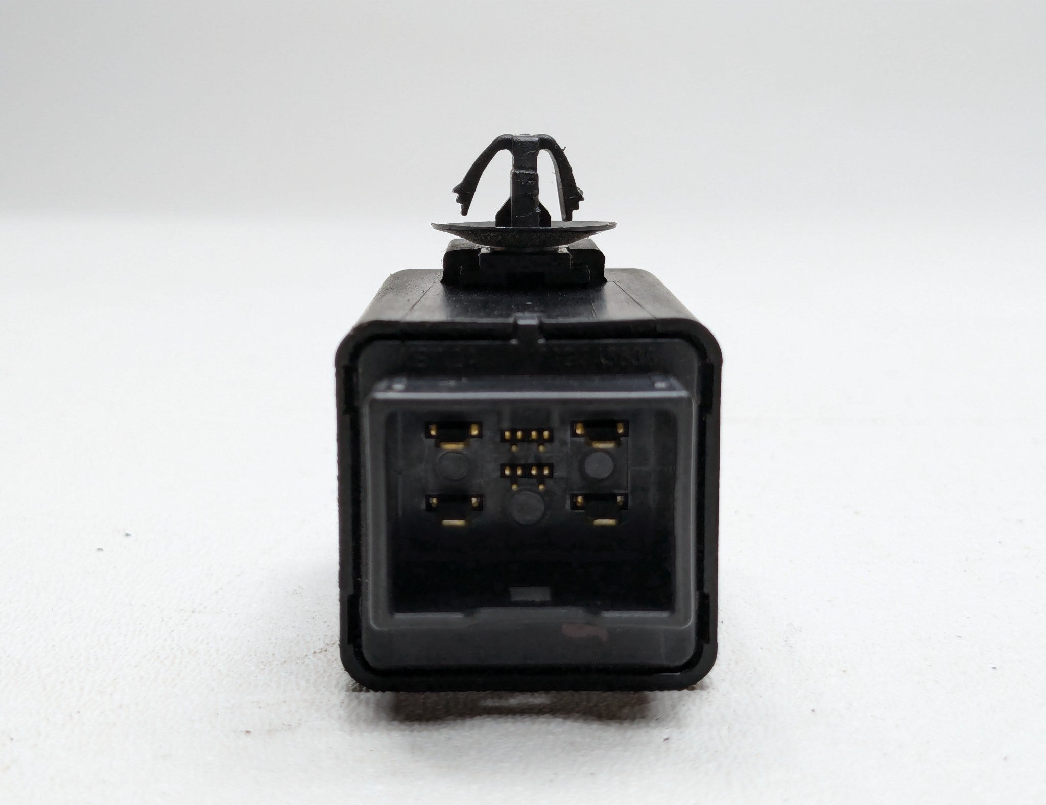 2013 - 2019 OEM HYUNDAI SANTA FE BRAKE STOP SIGNAL LIGHT CONTROL MODULE UNIT