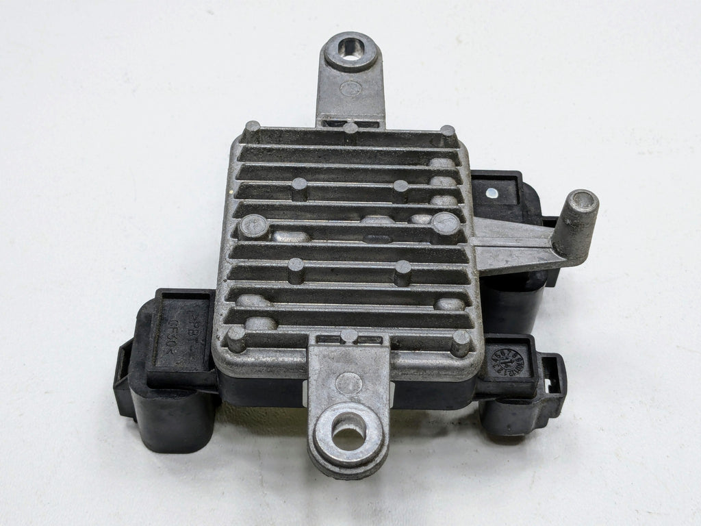 2013 - 2019 OEM HYUNDAI SANTA FE COOLING FAN CONTROLLER MODULE